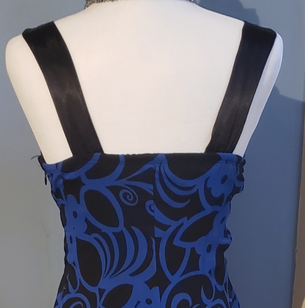 Dress - Picture 4 of 4